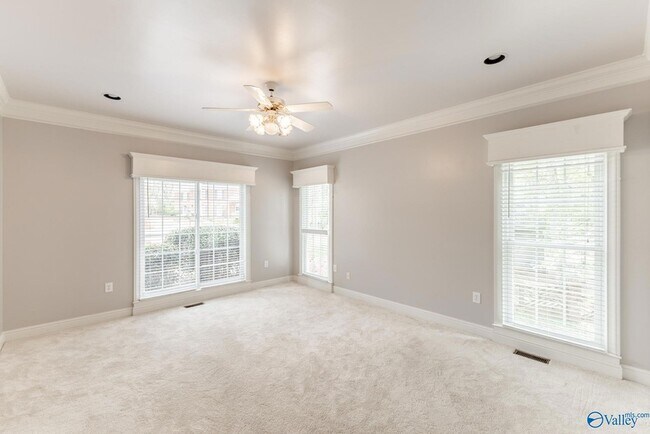 Building Photo - 481 Brenda Dr