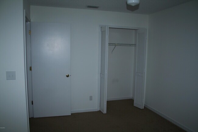 Building Photo - 1220 Ambra Dr