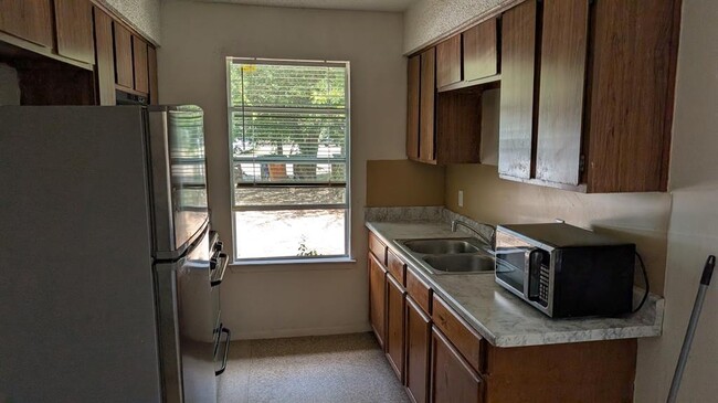 Building Photo - 6105 Ada Ct
