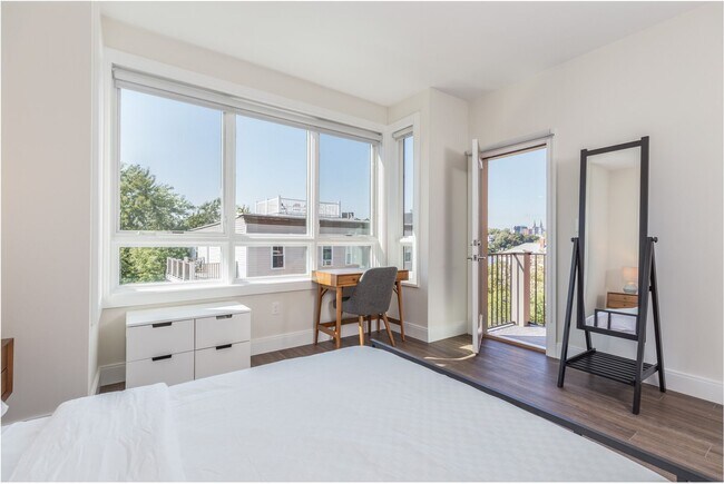 Building Photo - 133 Marcella St