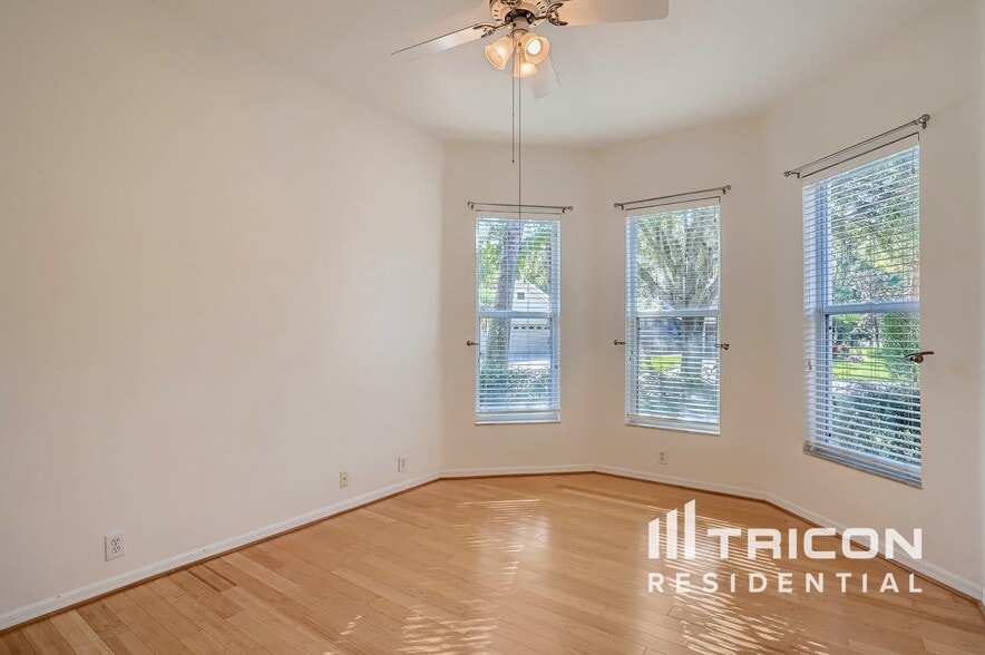 Building Photo - 9614 Greenpointe Dr