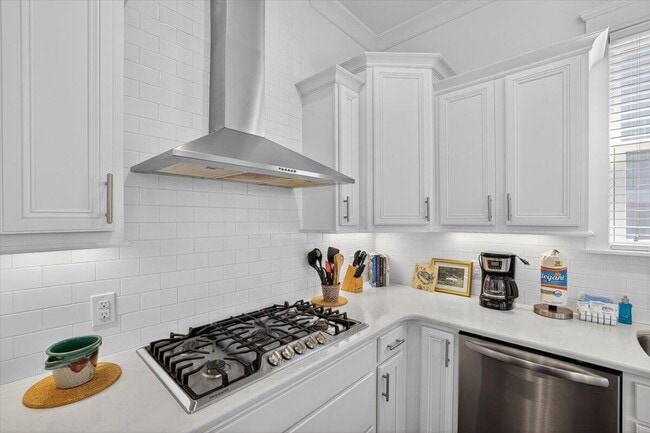 Building Photo - 28 Emerald Beach Cir