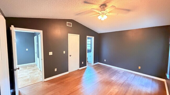 Building Photo - $500 OFF A MONTHS OF RENT IF YOU APPLY BEFORE MAY 12TH. Pet-Friendly 3BR Home with Spacious Yard ...