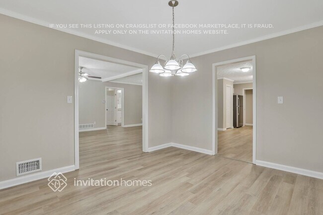 Building Photo - 692 Barnes Dr