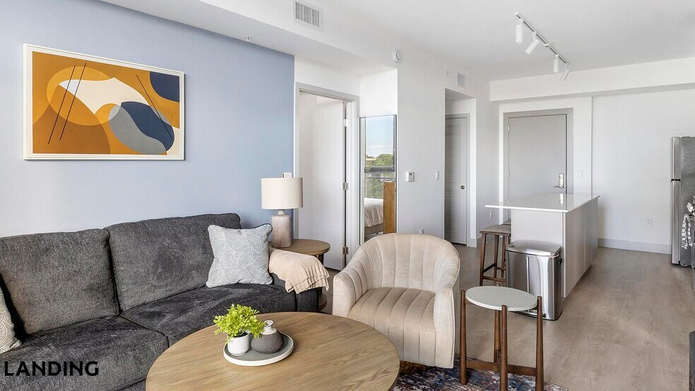 Building Photo - 1155 NE 126th St