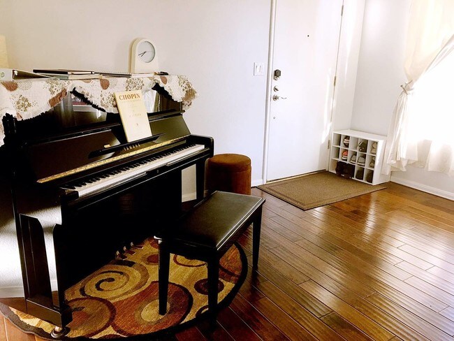 Living Room - Front Door - 3121 Colorado Ave