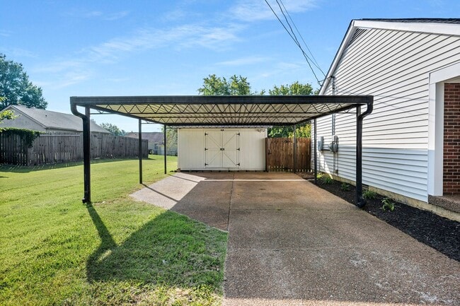 Building Photo - 1503 Stone Hill Rd