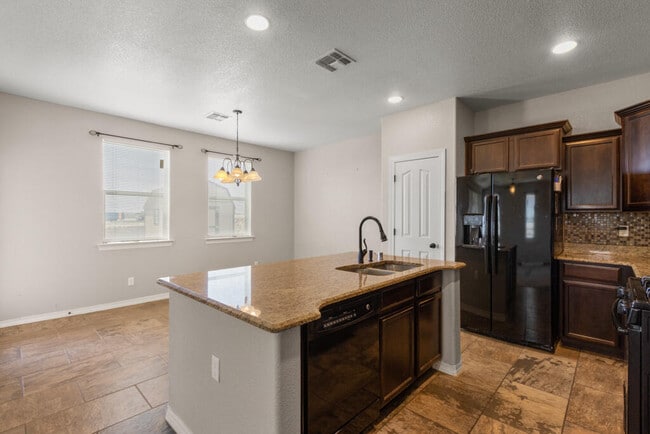 Building Photo - 12664 Azulejos St