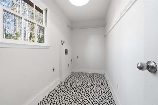 Building Photo - 2207 Heritage Trace Dr