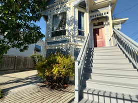 Building Photo - 1054 24th St