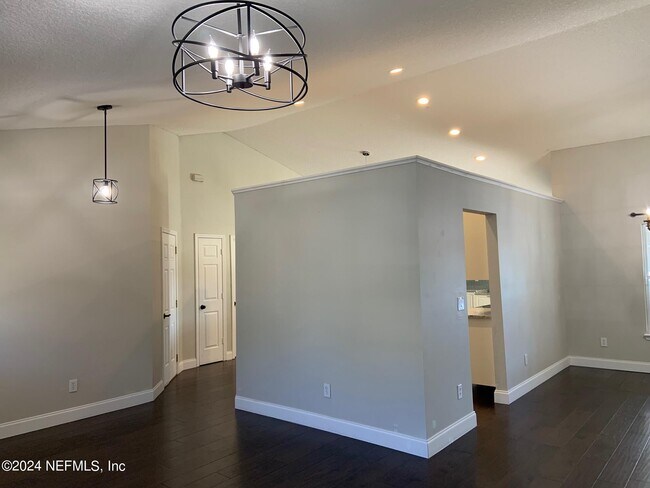 Building Photo - 9226 Hawks Run Ln