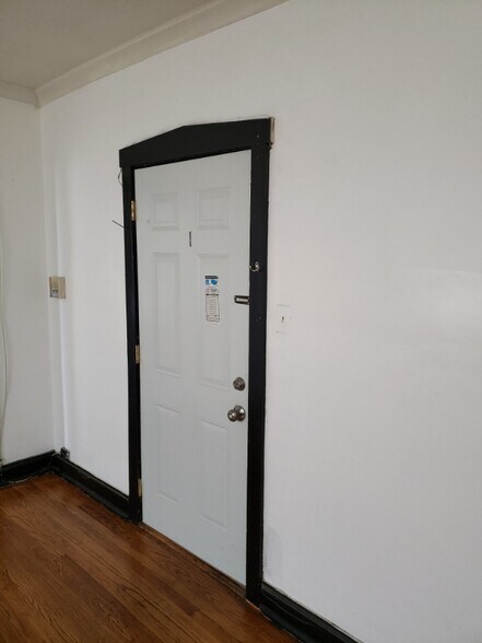 Building Photo - 8936 S Ashland Ave