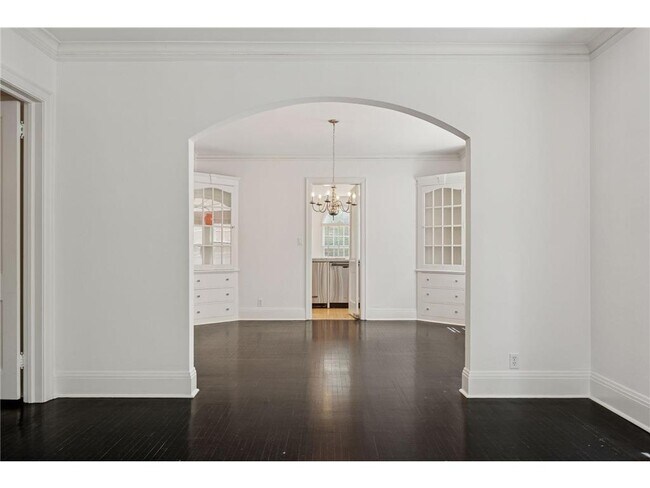 Building Photo - 1785 Dupont Ave S