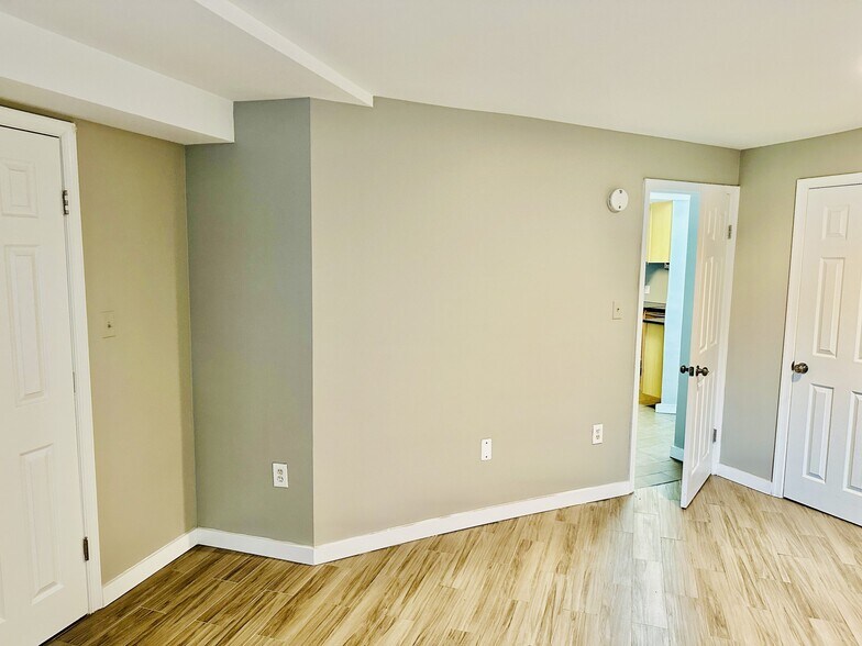 Building Photo - 2006 15th St NW