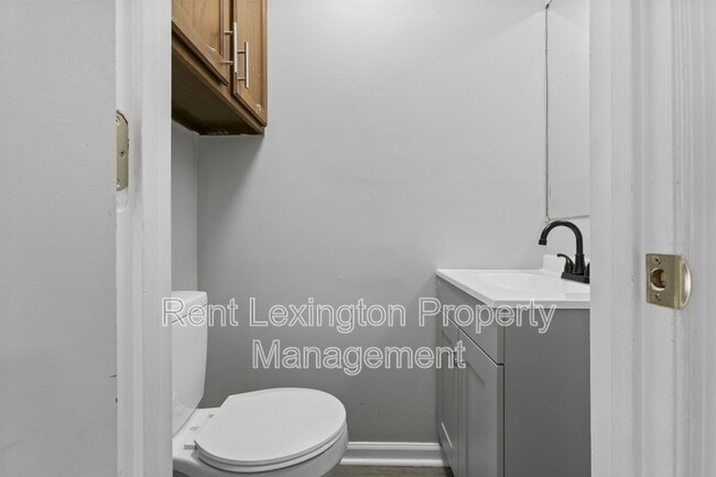 Building Photo - 1649 Foxhaven Dr