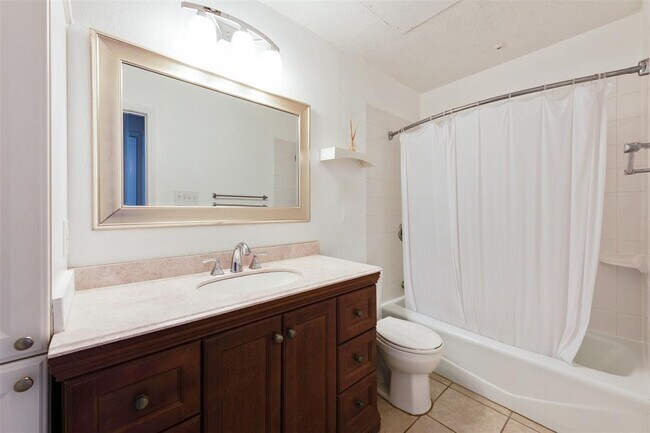 Building Photo - 9100 Mountain Ridge Dr