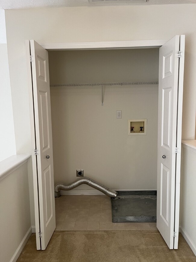 Building Photo - Charming 2 Bed, 2.5 Bath Townhouse in Nashville - Perfect Rental Opportunity!