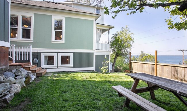 Building Photo - 608 Boulevard