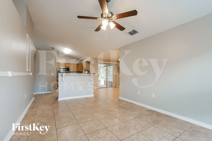 Building Photo - 1564 Deerfield Ave