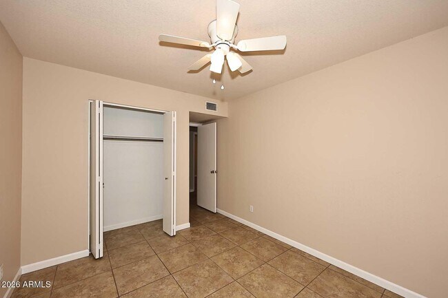 Building Photo - 5138 W Vogel Ave