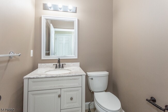 Building Photo - 135 Winding Hill Dr