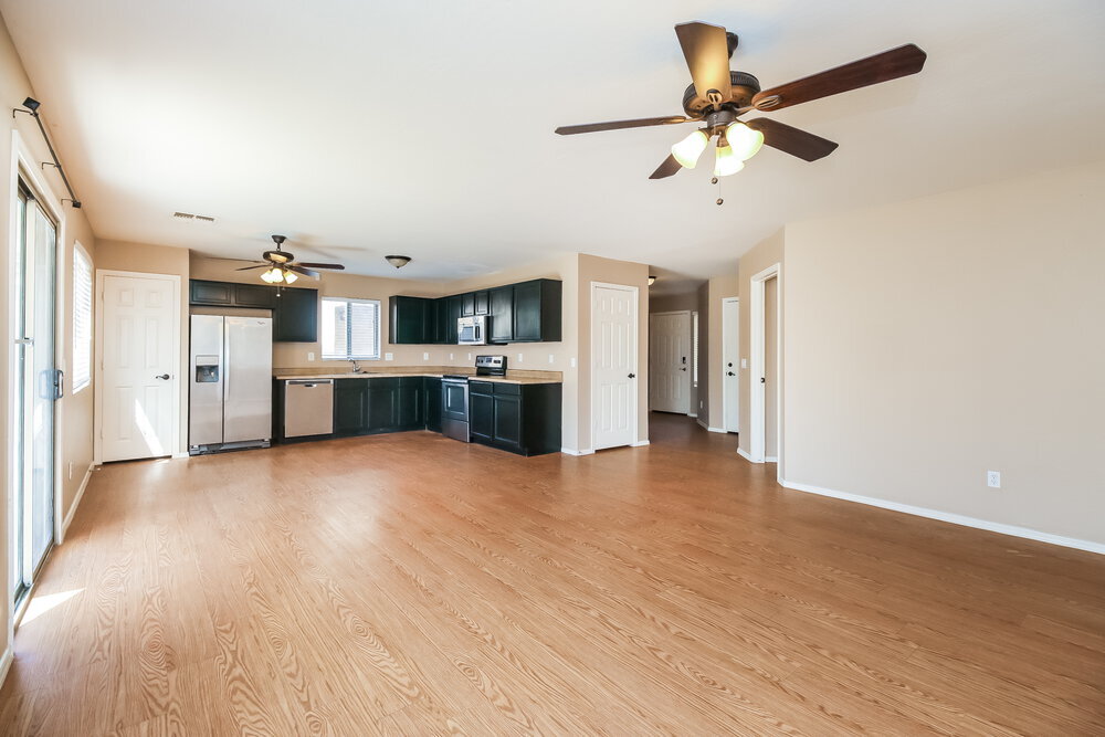Building Photo - 3251 W Carlos Ln