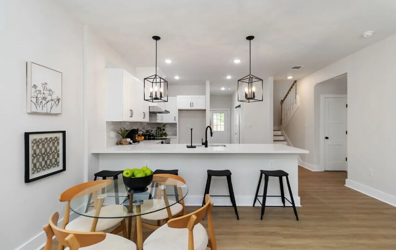 Building Photo - 237 Carle Ave