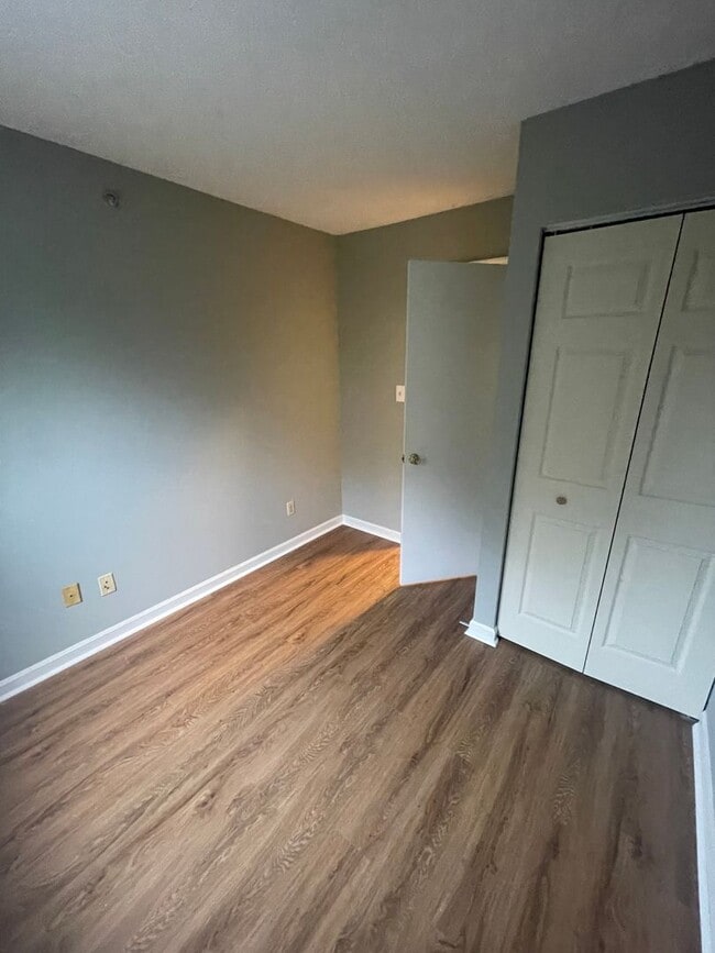 Building Photo - Available Now! Updated townhome in Havre D...