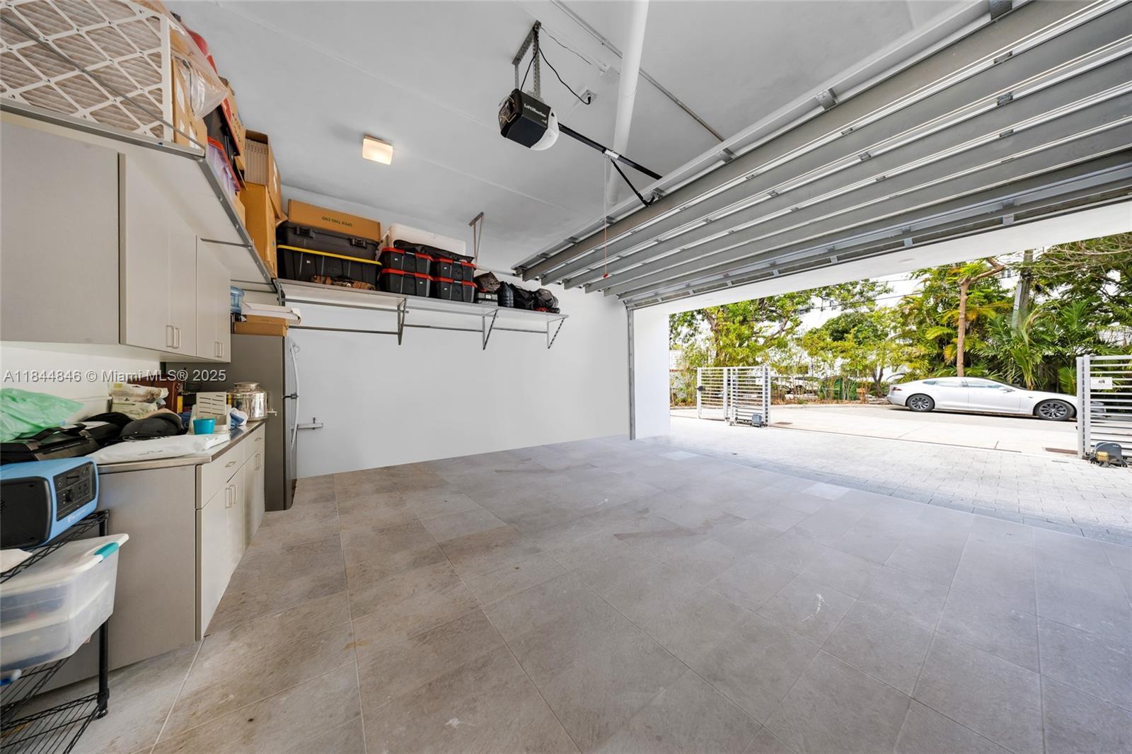 Building Photo - 2618 Trapp Ave