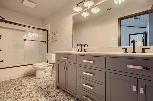 Building Photo - 3305 Broken Spoke Trail