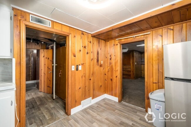 Building Photo - 654 32nd St