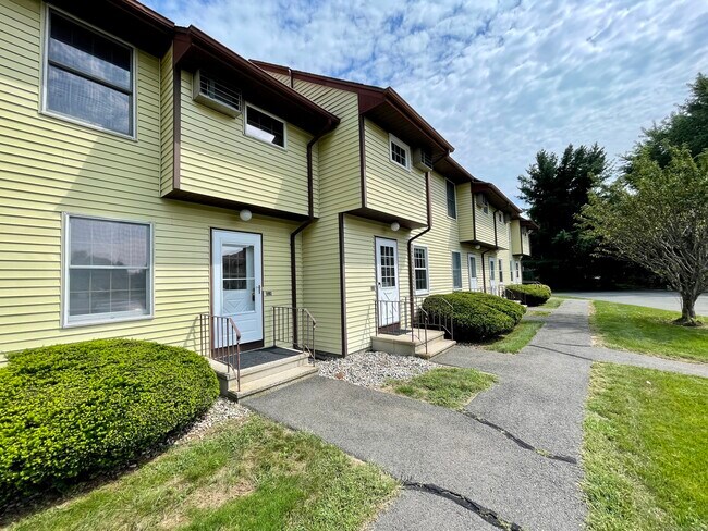 Building Photo - 268 Hartford Turnpike