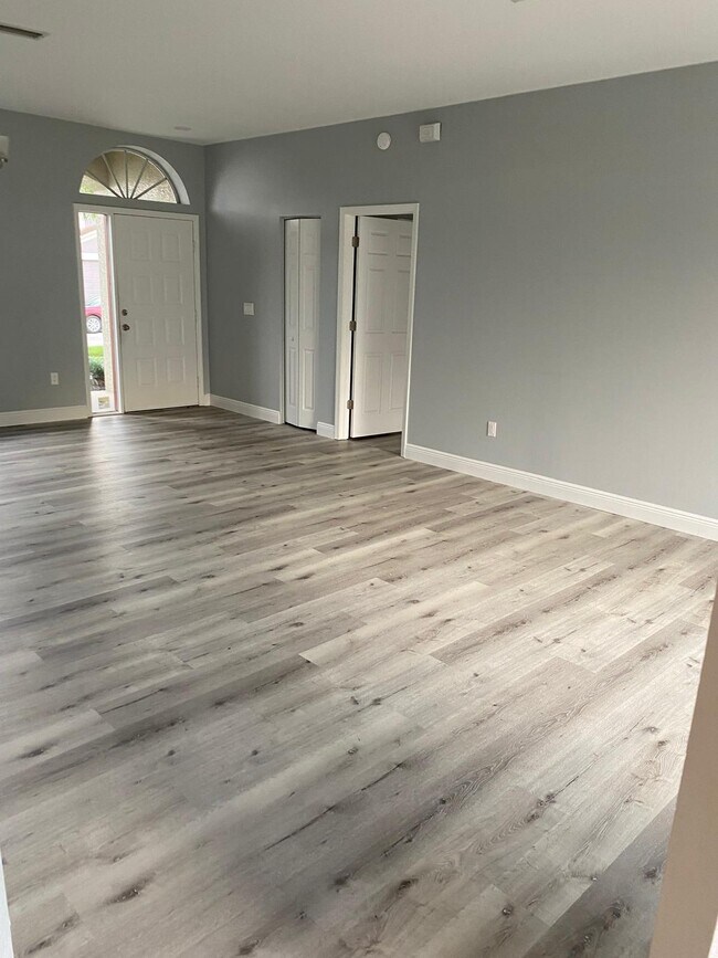 Building Photo - 1341 Flaxwood Ave