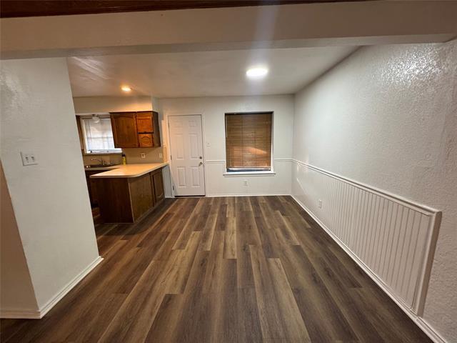 Building Photo - 706 Paintbrush Dr