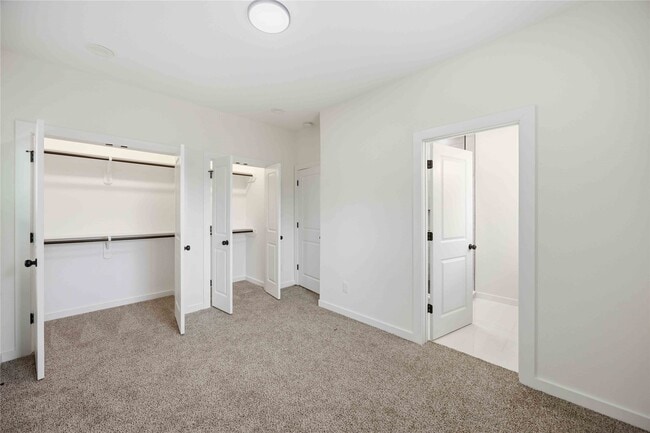 Building Photo - 8412 Darien St