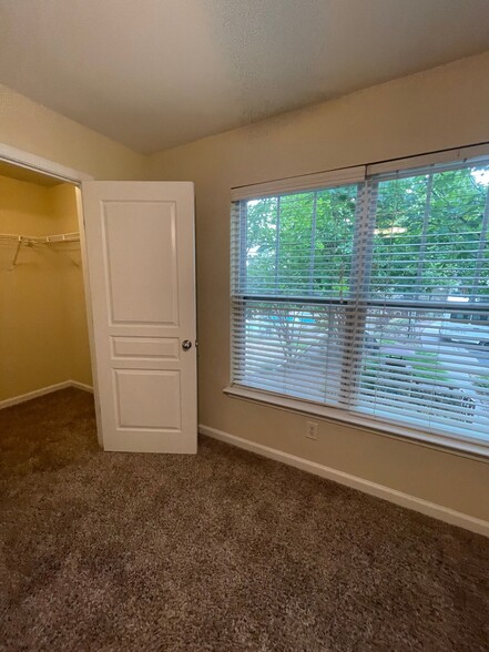 Building Photo - 3831 Cherokee Woods Way