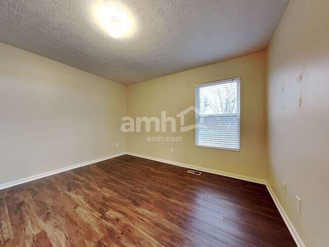 Building Photo - 557 Whispering Pines Pl