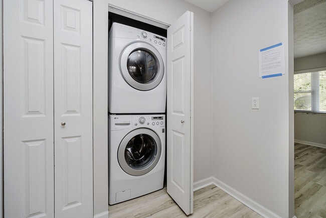 Building Photo - Bright & Inviting 2BR Home Near the Monon Center