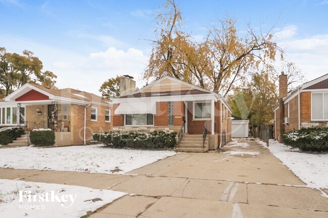 Building Photo - 14525 Dobson Ave