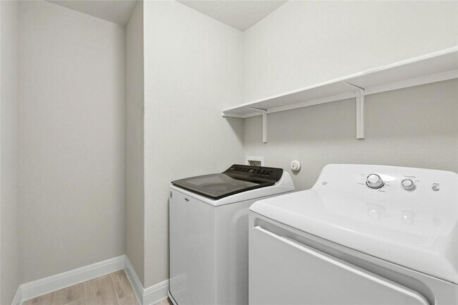 Building Photo - 9800 Betulla Dr