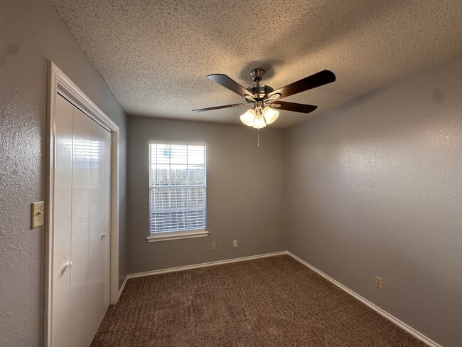 Building Photo - 4203 Savannah Cir