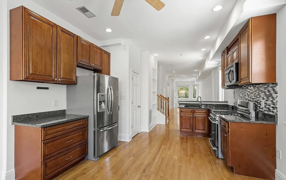 Building Photo - 2212 11th St NW