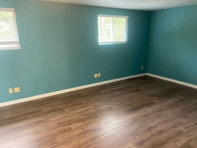 Building Photo - Charming - Off Forni Road - 2 Bdrm, 2 Bath