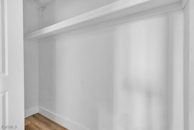 Building Photo - 1915 Maravilla Ave