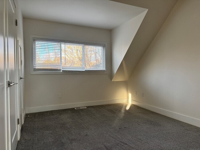 Building Photo - 81 Montoya Dr