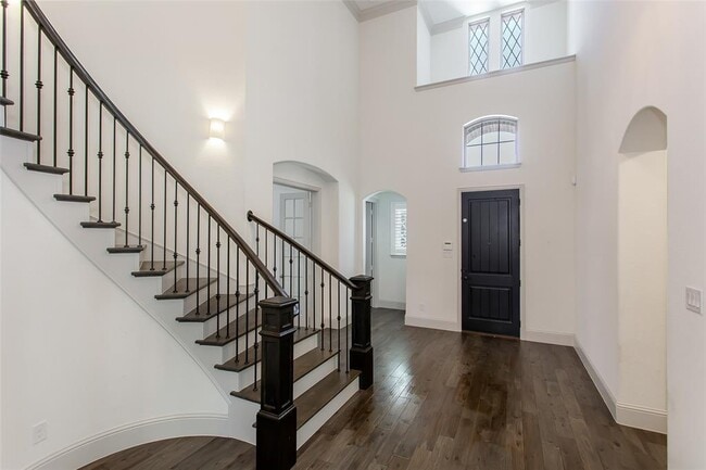 Building Photo - 2006 Pear Tree Dr