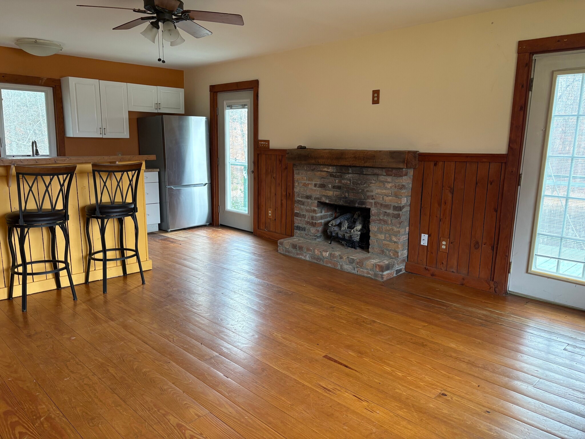 Building Photo - 288 Logan Rd