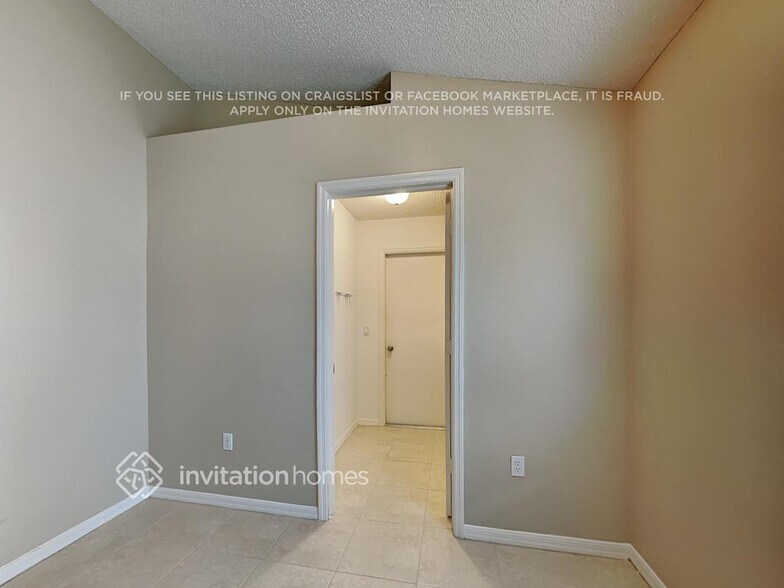 Building Photo - 2220 Brookshire Cir