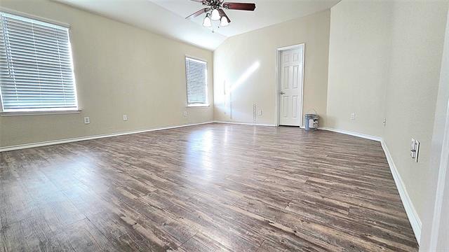 Building Photo - 621 Chestnut Ct