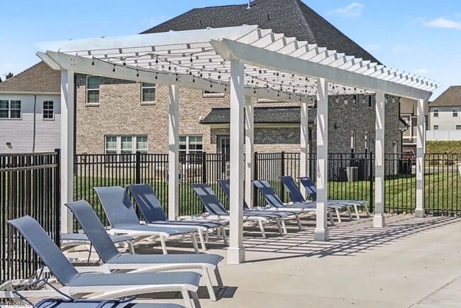 Building Photo - Stunning Brand New Construction in Winston Salem!